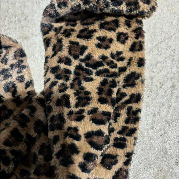 NWT. Super soft eternity scarf. - Picture 2 of 3